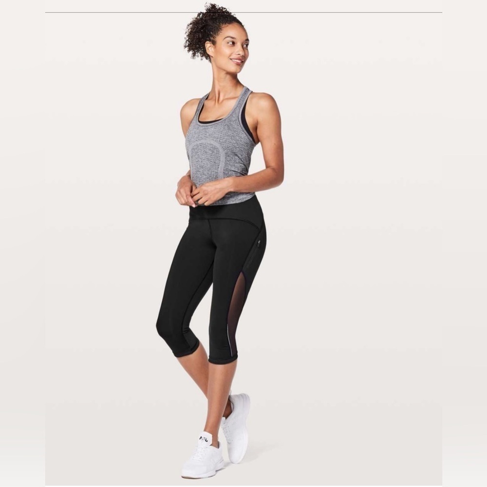 Lululemon Sun Runner Crop *17"
Black Size 4
